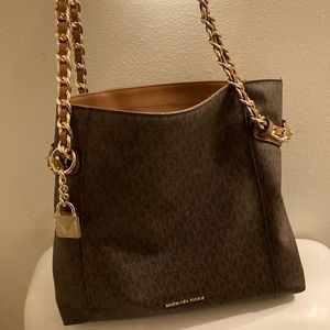 Mk michael kors purse I have the matching wallet for sale to